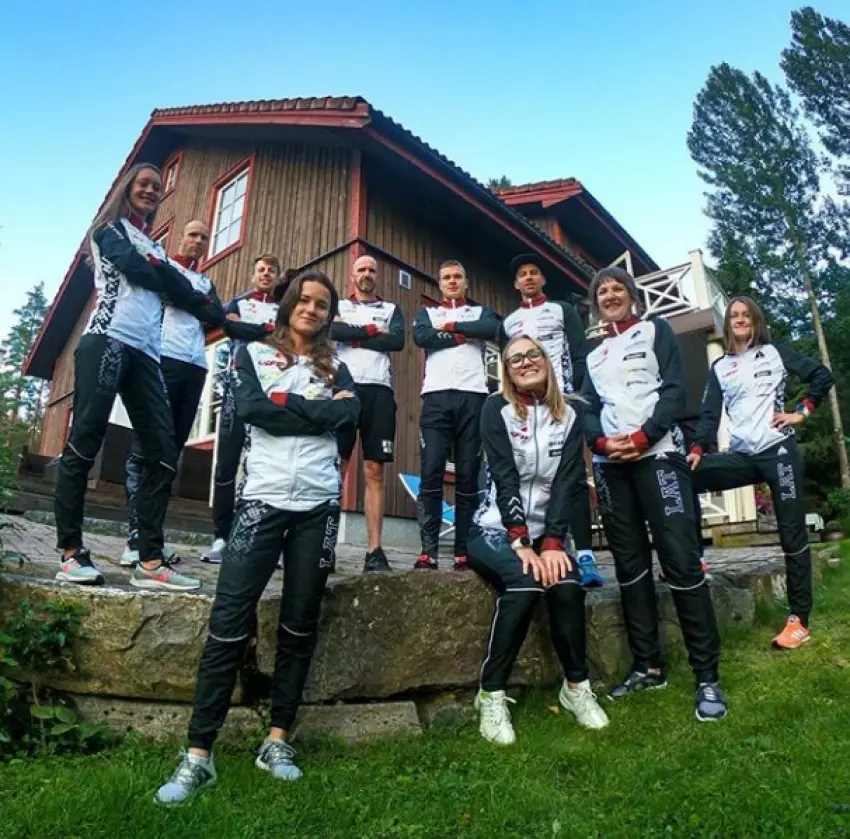 Artūrs Pauliņš iekļūst vidējās distances finālā.